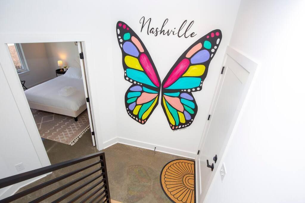 New! Beautiful Murals, Rooftop Deck & Karaoke! Villa Nashville Exterior photo