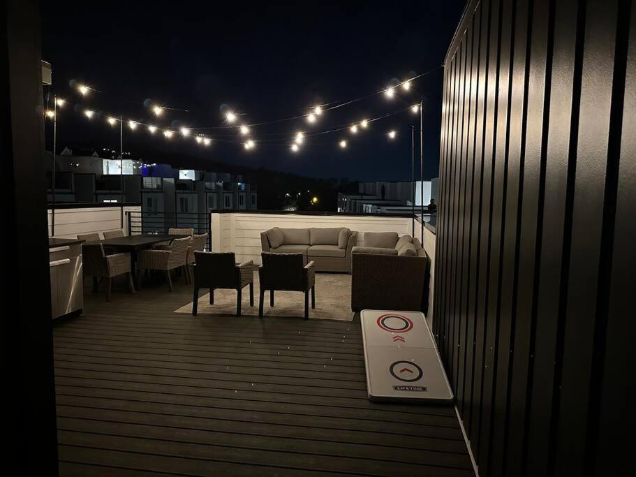 New! Beautiful Murals, Rooftop Deck & Karaoke! Villa Nashville Exterior photo